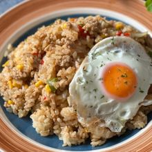 【おうちにある調味料で】インドネシア風焼き飯！ナシゴレン