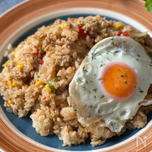 【おうちにある調味料で】インドネシア風焼き飯！ナシゴレン