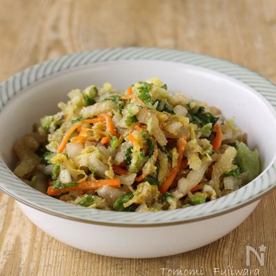 白菜とにんじんのごまポンサラダ