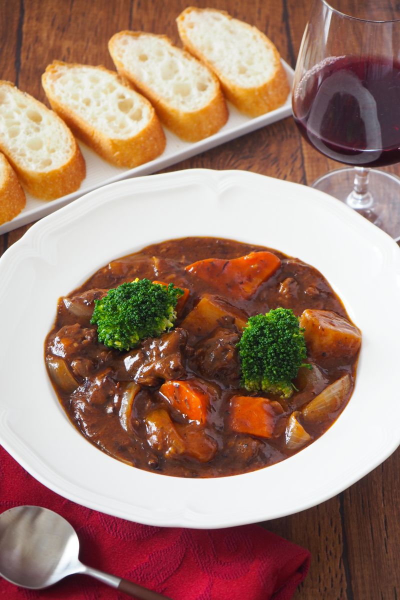 スロークッカーで作るスペイン風ビーフシチューのレシピ