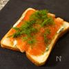 クッキングシートで包む!失敗しないサーモンのサンドウィッチの工程4