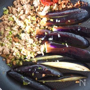 なす色鮮やかの秘密＊とろとろ茄子の簡単麻婆なす | レシピサイトNadia