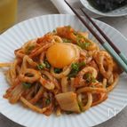 ガツンとおいしい。キムチ焼うどん【簡単・ランチ・調味料1つ】