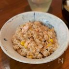 炊飯器に入れるだけで絶品!【鮭の炊き込みご飯】