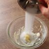 バレンタインの特別なデザート【チョコといちごのパフェ】の工程3