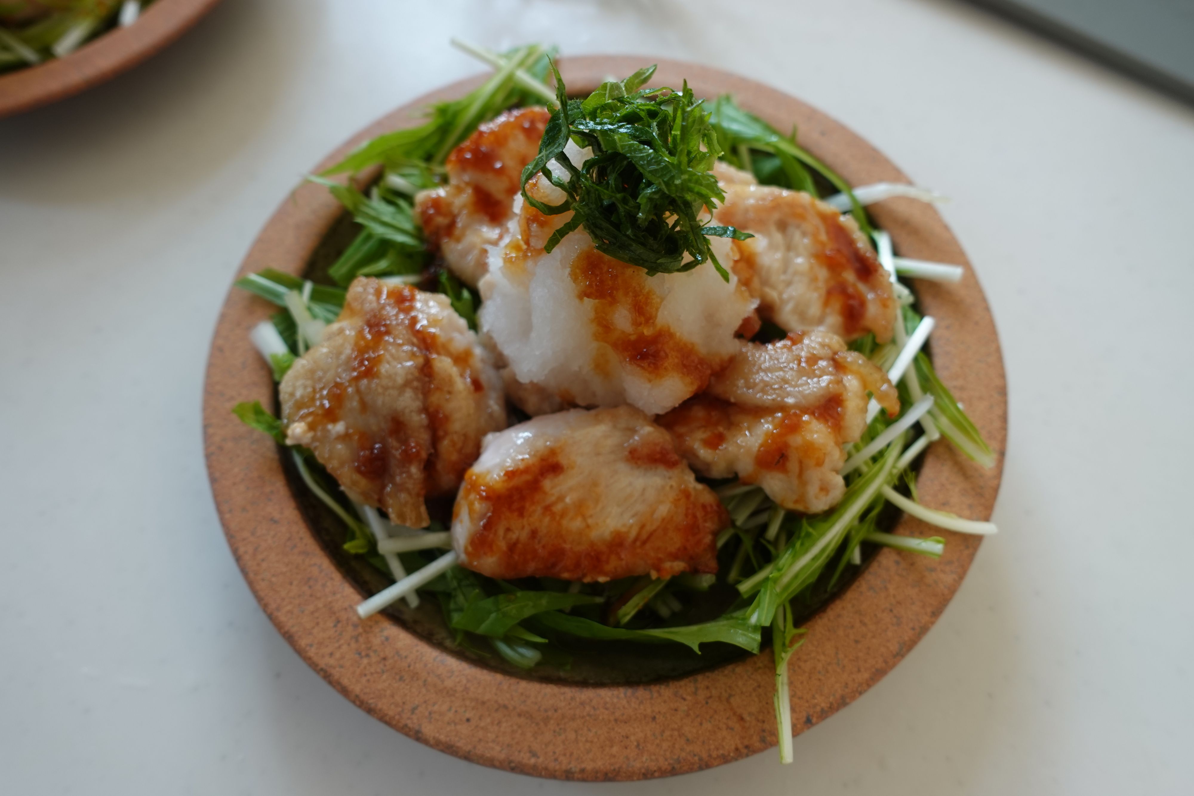 簡単♪鶏唐揚げのサラダ仕立て～おろしにんにく醤油～】 | レシピ