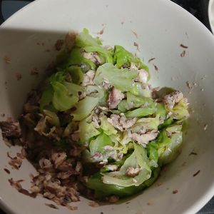 1556395の作ってみた!投稿(包丁不要！5分で【キャベツとさばの旨だれ和え】さば缶で簡単◎)