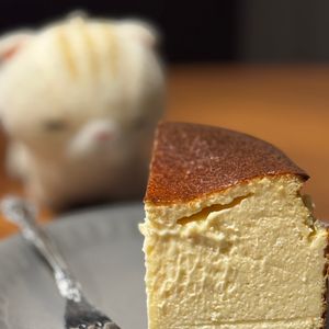 ねこまりも🐈‍⬛の作ってみた!投稿(生クリーム不使用！ヨーグルトでさっぱり！バスクチーズケーキ)