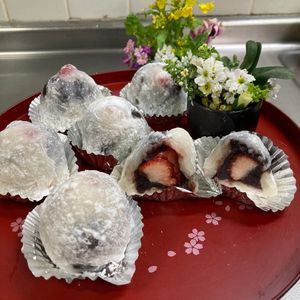 そら・ゆずの作ってみた!投稿(【切り餅いちご大福】余った切り餅で♡レンチンスイーツ)
