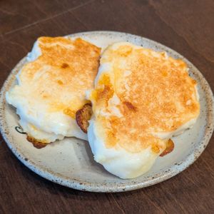 チョコねこの作ってみた!投稿(フライパンで作る♪【米粉の平焼きチーズパン】)