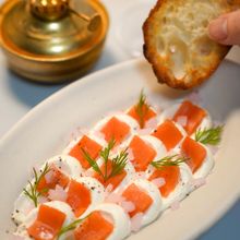 パーティーがグッと華やかに‼︎『サーモンチーズディップ』
