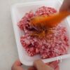粉不要ではがれない!魔法の【ピーマンの肉詰め】の工程1