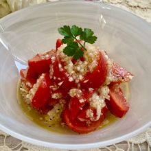 作っておくと便利なトマトとの新玉ねぎマリネ
