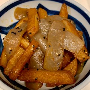 ぐ〜たら子の作ってみた!投稿(【さつま揚げとこんにゃくの甘辛炒め】パパッと♪おつまみにも◎)