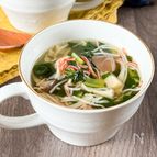 旨味たっぷり♡【カニカマと小松菜ときのこの旨スープ】