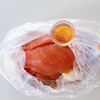 【調味料2つ!漬けて焼くだけ!】鮭のみりん焼きの工程1