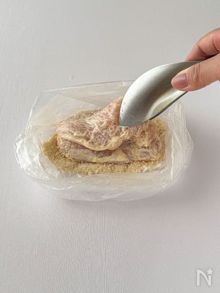 衣つけなどの生肉の下ごしらえも