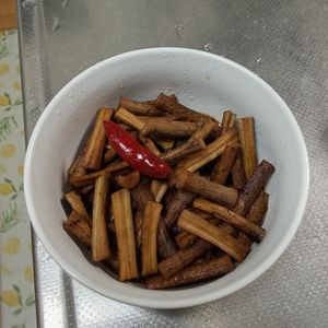 鶏皮坊主の作ってみた!投稿(やみつき歯ごたえ　牛蒡のぱりぱり漬け)
