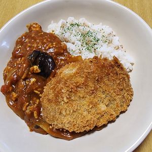 ナムディの作ってみた!投稿(【豚ひき肉となすのトマトカレー】家族大絶賛！ワンパンで簡単)