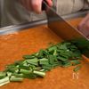 手間なし！気楽に作れる【ごま塩ニラそぼろ丼】の工程1