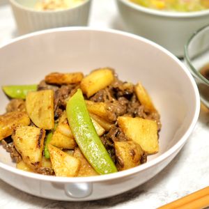 𝑀𝑖𝑖🐰🍳の作ってみた!投稿(牛肉と春野菜のカレー炒め)
