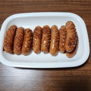 とももの作ってみた!投稿(むっちゃ合う♡ウィンナーで代用♡手羽先揚げ風甘辛ウィンナー♡)