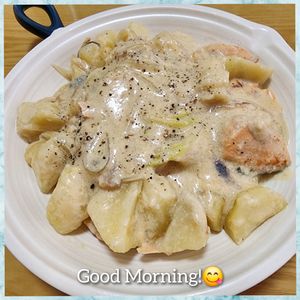 ナムディの作ってみた!投稿(＼簡単ホワイトソースで／鮭とポテトのクリーム煮)