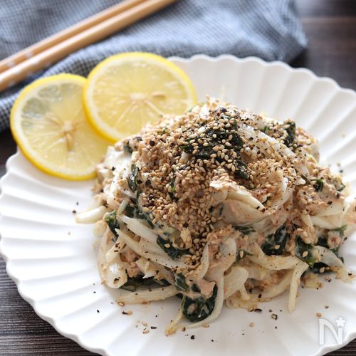 【新玉ねぎとわかめのツナレモンマヨ】すりごまとおかかの風味♪