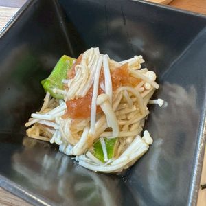 ミナの作ってみた!投稿(【えのきだけとオクラの梅だし和え】つるんとおいしい簡単副菜♪)