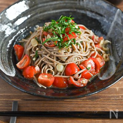 ゆでた蕎麦にあえるだけ！スプラットのサラダ蕎麦
