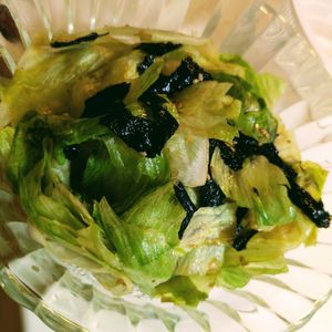 ejaの作ってみた!投稿(ちぎって振るだけ♪3分あれば作れる「レタスのチョレギサラダ」)