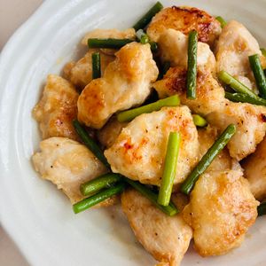 うにもの作ってみた!投稿(鶏むね肉とアスパラガスの塩麹炒め)