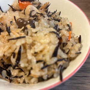 mocoの作ってみた!投稿(ひじきとツナの具沢山炊き込みご飯)