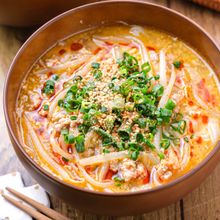 【もやしの旨辛担々うどん】汁までおいしい♡１０分うどん！
