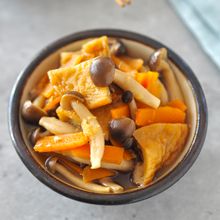 レンジにお任せ！【しめじとひら天の甘辛しょうが煮】