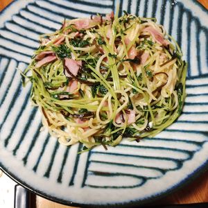 M＊Pの作ってみた!投稿(レンジで簡単！豆苗と塩昆布の焼きそば)