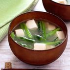 素材の味を楽しむ かぶの葉と豆腐のみそ汁
