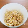 【ピリ辛もやし】レンジだけで♪5分で絶品おつまみ！の工程2
