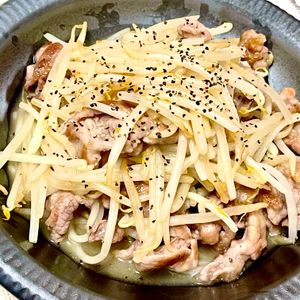 michuの作ってみた!投稿(シャキシャキもやしと豚肉の旨だしレモン炒め【もやし2袋！！】)