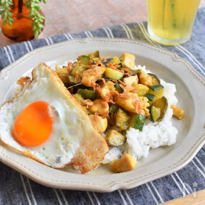 時短安ウマ!鶏むねとなすとズッキーニのキーマカレー*