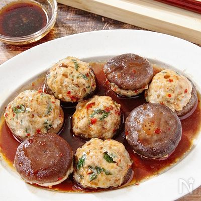 レンジで簡単に作れる!椎茸の肉詰め〜ピリ辛だれ〜