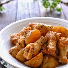 【らくレピ】手羽元と新じゃがの甘辛さっぱりにんにくバター煮