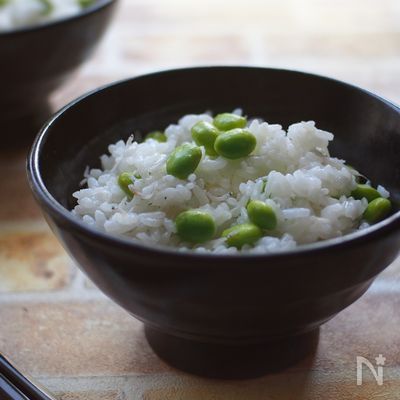 枝豆としらすの混ぜご飯。