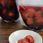 「瓶も重石も使わない」簡単で美味しい自家製【はちみつ梅干し】