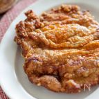 台湾グルメ。BIGサイズのから揚げ雞排（ジーパイ）