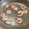 プリプリむきエビのネギたまチャーハンの工程3