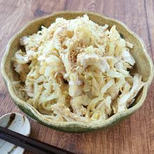 無限に食べられる!ほぐし蒸し鶏とキャベツの和え物