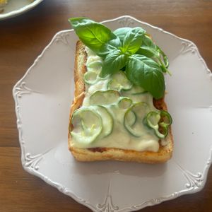 こむぎの作ってみた!投稿(朝食にぴったり!すぐに作れる!ツナのピザトースト)