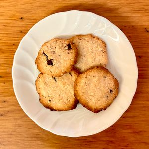 ゆちの作ってみた!投稿(ザクザク♡チョコとオートミールの米粉クッキー)