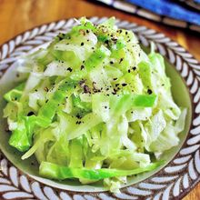 \お弁当に丁度いい/レンチン4分【コンソメペッパーきゃべつ】